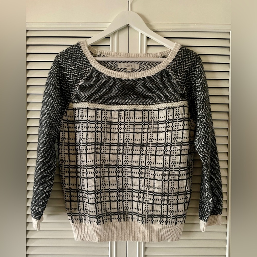 Ann Taylor Loft Ladies Black/White/Grey Plaid Wool Blend Sweater SZ M